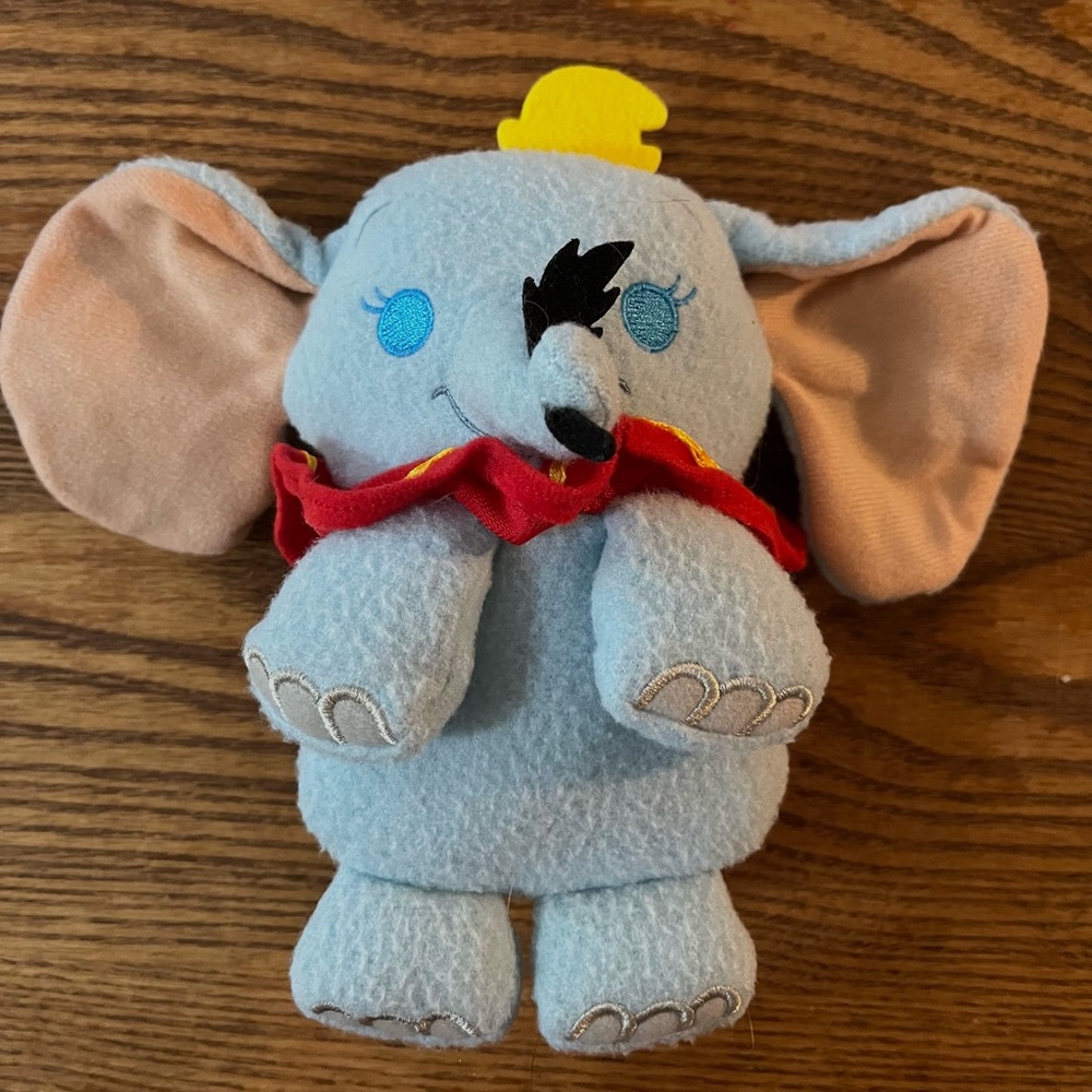 Disney DUMBO 7” Plush Limited Edition VHS Dumbo Release Exclusive